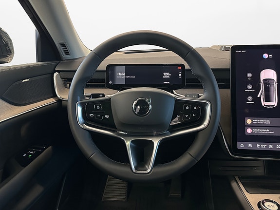 Volvo EX90 12 of 30