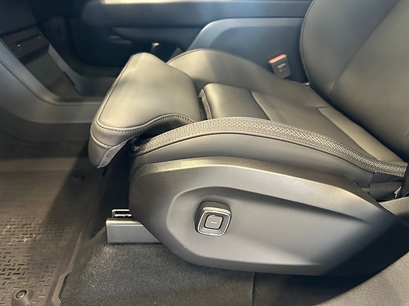 Volvo EX90 17 of 30
