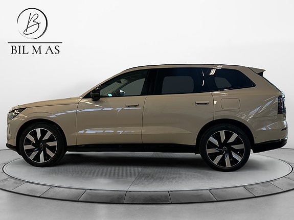 Volvo EX90 2 of 5