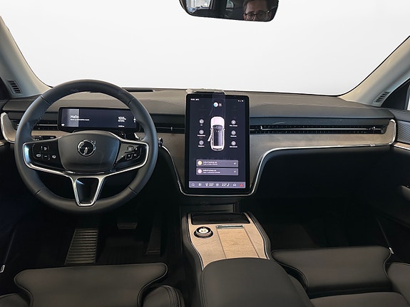 Volvo EX90 10 of 30