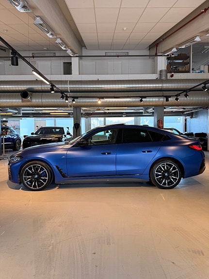 BMW i4 4 of 5