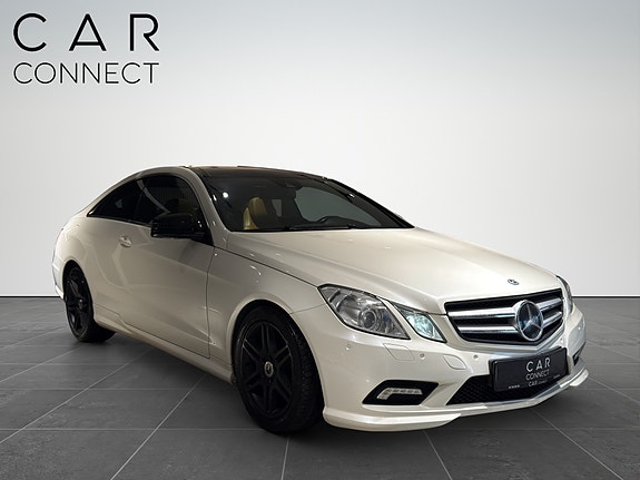 Mercedes-Benz E220 4 of 5