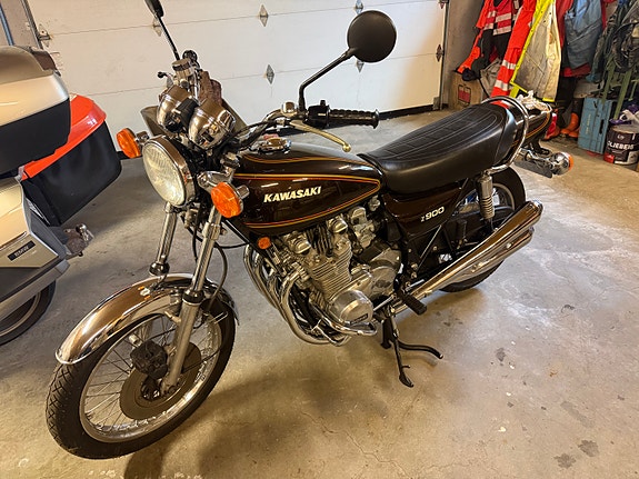Kawasaki Z900 2 of 5