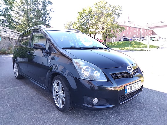 Toyota Corolla Verso 5 of 5