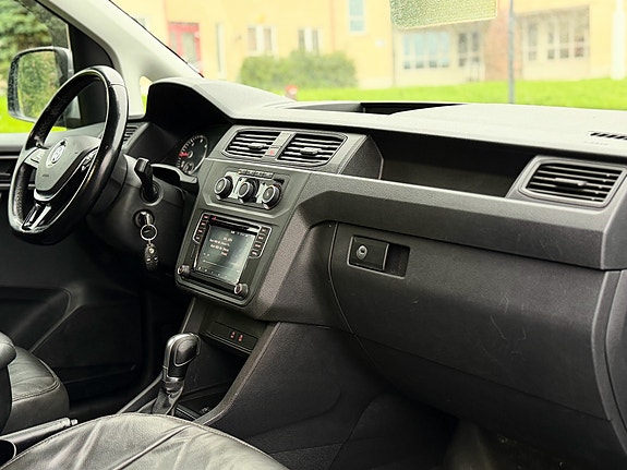 Volkswagen Caddy Maxi 16 of 22