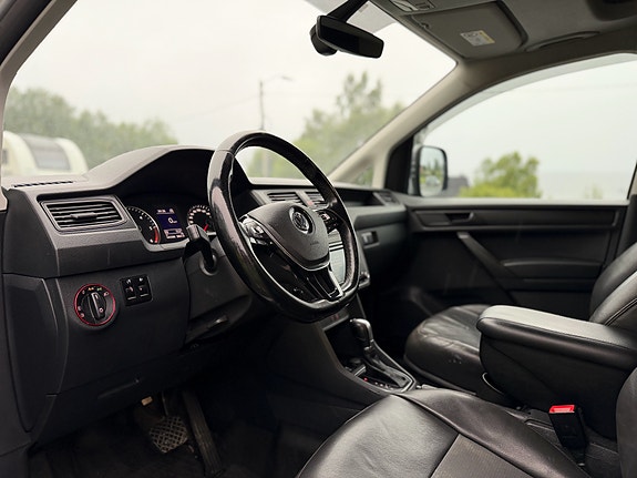 Volkswagen Caddy Maxi 12 of 22