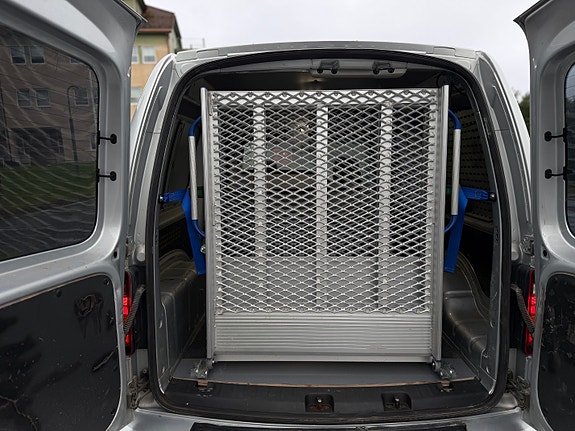 Volkswagen Caddy Maxi 18 of 22