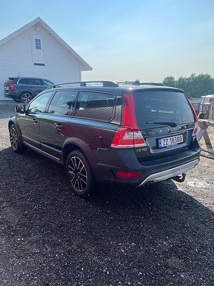 Volvo XC70 3 of 5