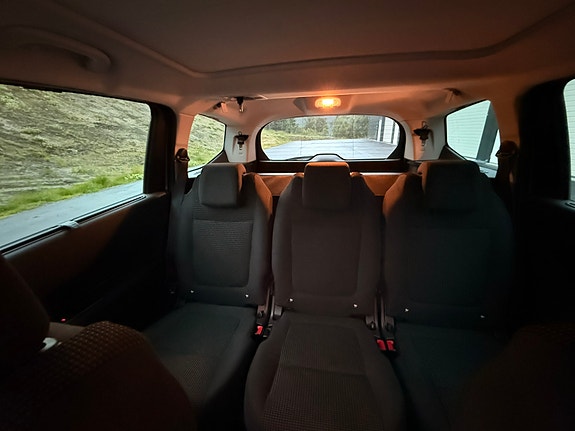 Peugeot 5008 19 of 30