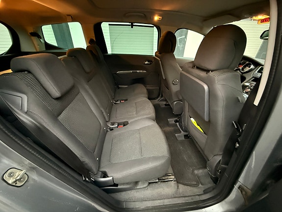 Peugeot 5008 27 of 30