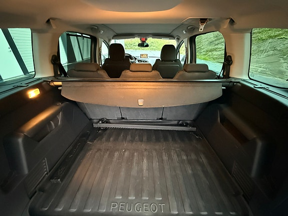 Peugeot 5008 24 of 30