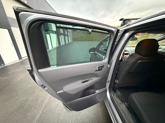 Peugeot 5008 21 of 30