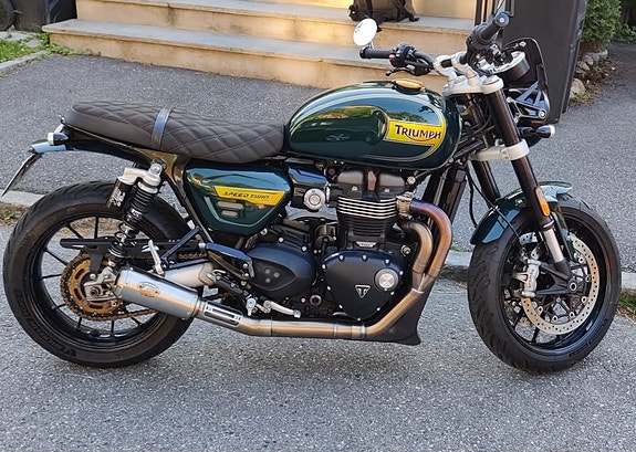 Triumph Speed Twin 1200 3 of 5