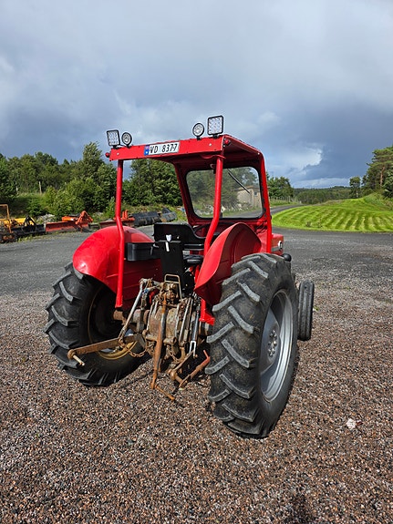 Massey Ferguson 135 3 of 11