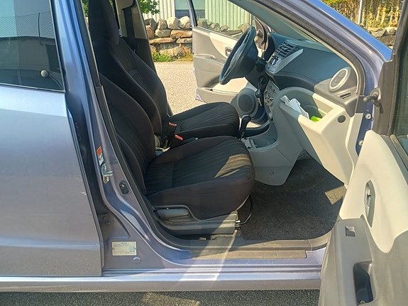 Nissan Pixo 12 of 18