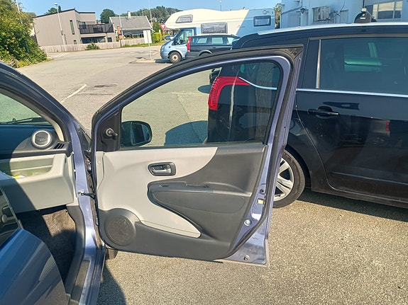 Nissan Pixo 13 of 18
