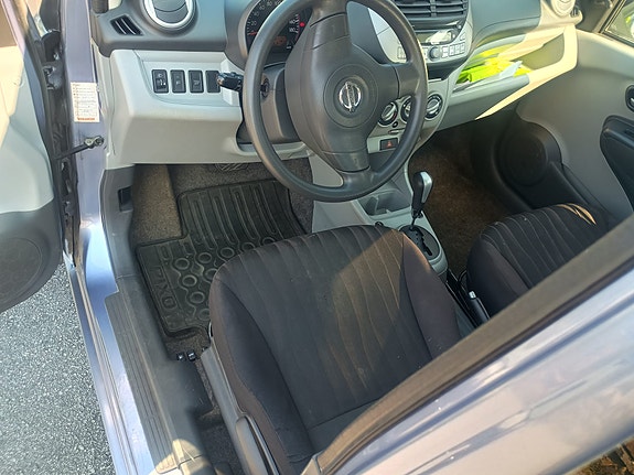 Nissan Pixo 7 of 18