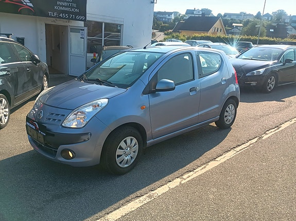 Nissan Pixo 2 of 18