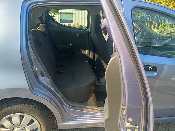 Nissan Pixo 10 of 18