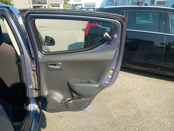 Nissan Pixo 11 of 18