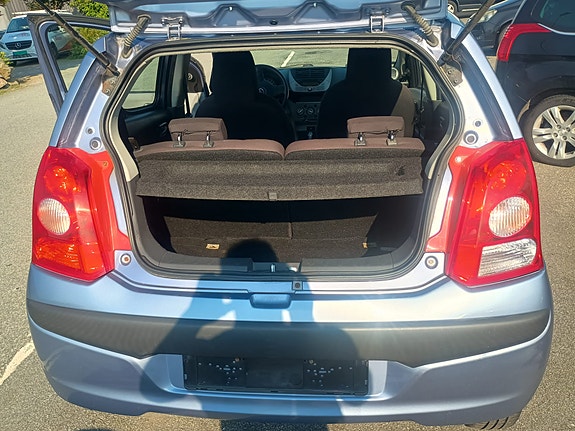 Nissan Pixo 9 of 18