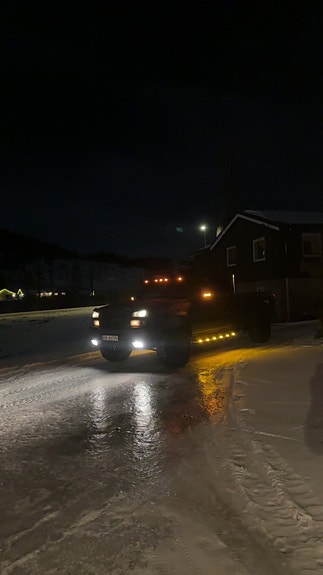 Chevrolet Silverado 3 of 5