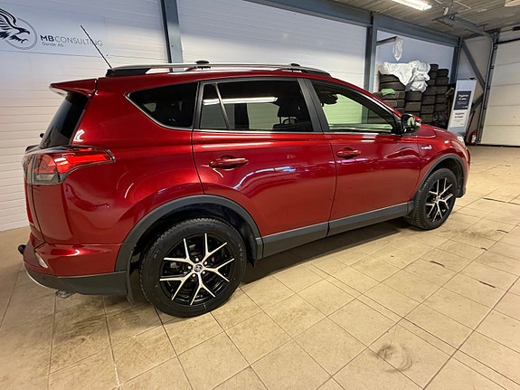 Toyota RAV4 5 of 24