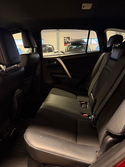 Toyota RAV4 17 of 24