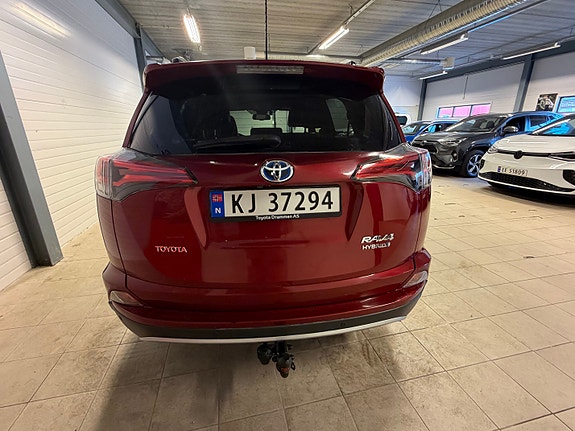 Toyota RAV4 7 of 24