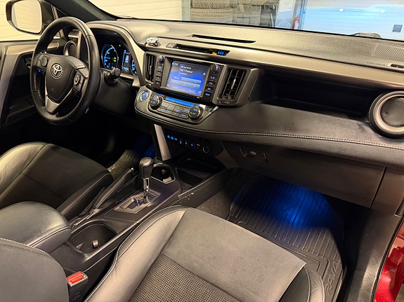 Toyota RAV4 15 of 24