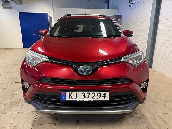Toyota RAV4 2 of 24