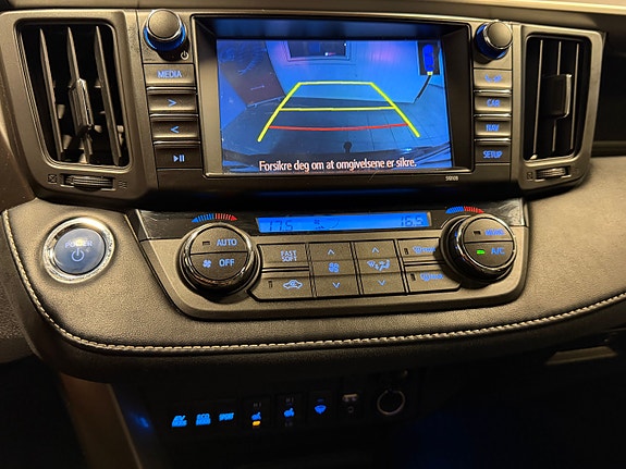 Toyota RAV4 20 of 24