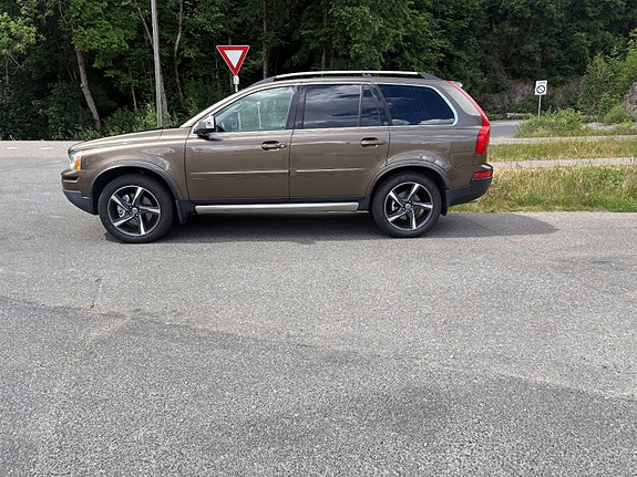 Volvo XC90 3 of 5
