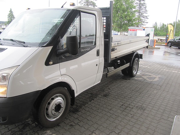 Ford Transit 350L Van 4 of 30