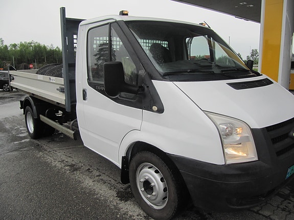 Ford Transit 350L Van 8 of 30