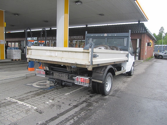 Ford Transit 350L Van 13 of 30