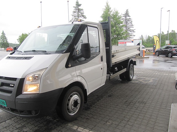 Ford Transit 350L Van 3 of 30