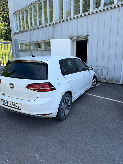 Volkswagen e-Golf VII 5 of 5