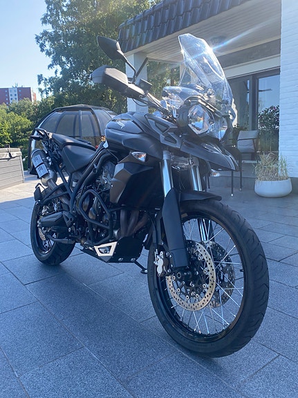 Triumph Tiger 800 XC 3 of 5