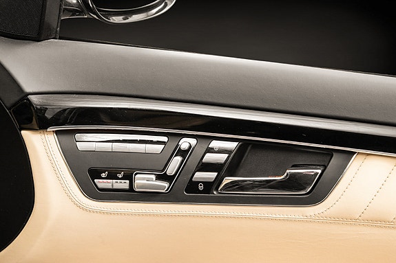 Mercedes-Benz S600 26 of 30
