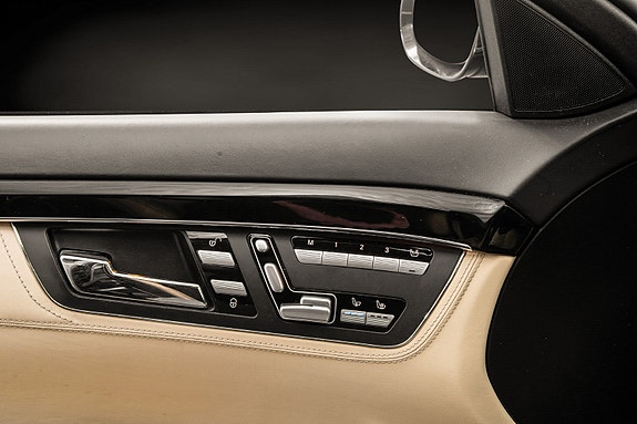 Mercedes-Benz S600 18 of 30