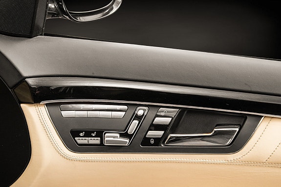 Mercedes-Benz S600 24 of 30