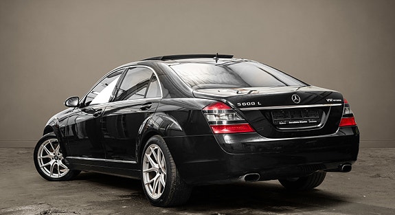 Mercedes-Benz S600 2 of 30