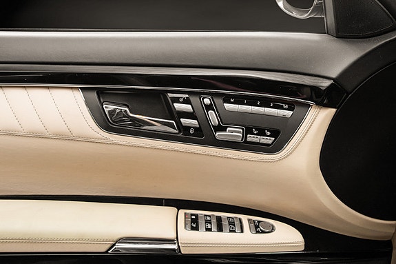Mercedes-Benz S600 16 of 30
