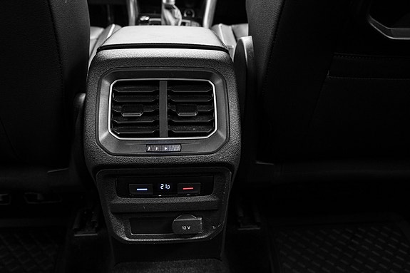 Volkswagen Tiguan 22 of 30