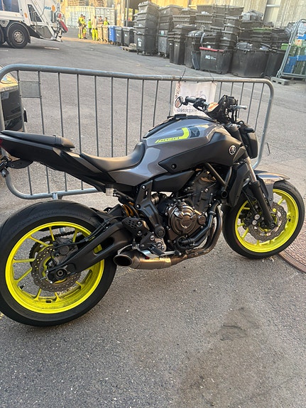 Yamaha MT-07 2 of 3