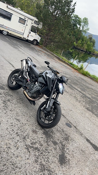 KTM 790 Duke 3 of 5