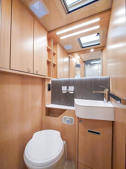 Hymer B ML I 790 BlackLine 4 of 5