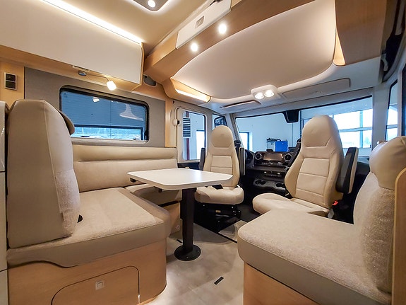 Hymer B ML I 790 BlackLine 2 of 5