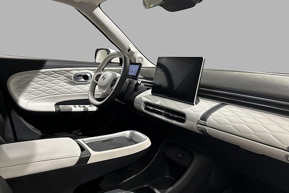 Dongfeng Box 11 of 22